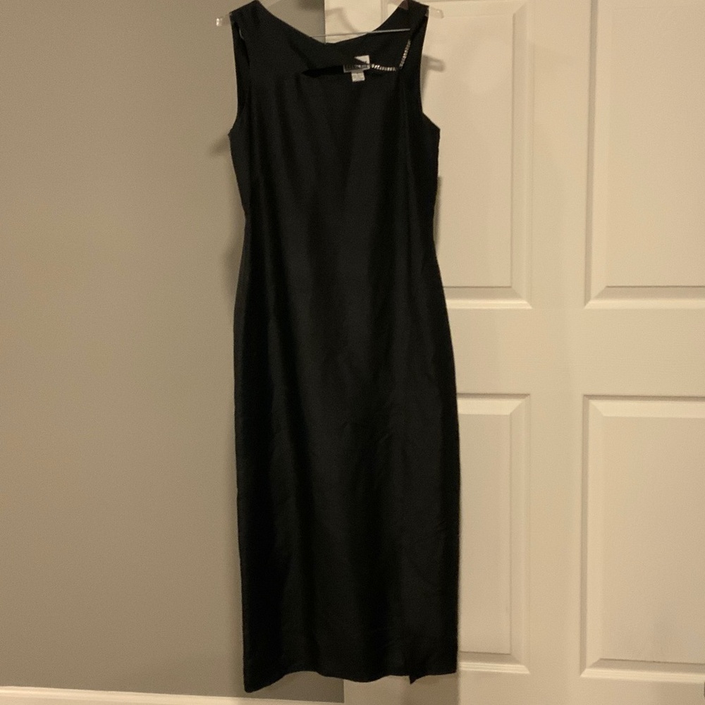 Robbie Bee Classic Black Midi Dress